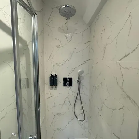 Southgate Luxury Apartments Elland Экстерьер фото