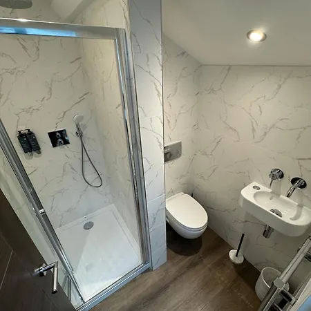 Southgate Luxury Apartments Elland Экстерьер фото