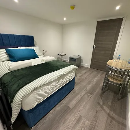 Southgate Luxury Apartments Elland Экстерьер фото