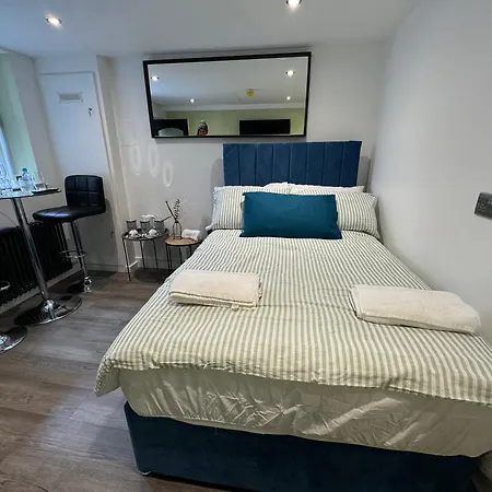 Southgate Luxury Apartments Elland Экстерьер фото
