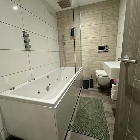 Southgate Luxury Apartments Elland Экстерьер фото