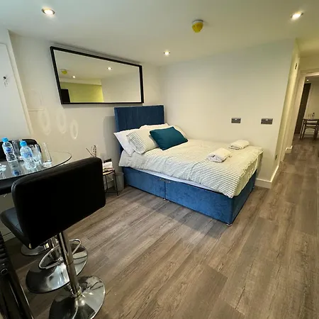 Southgate Luxury Apartments Elland Экстерьер фото