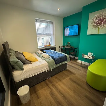Southgate Luxury Apartments Elland Экстерьер фото