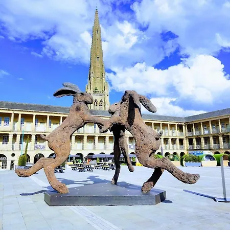 Southgate Luxury Apartments Elland Экстерьер фото