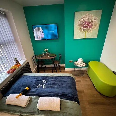 Southgate Luxury Apartments Elland Экстерьер фото