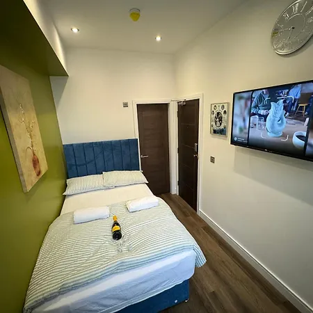 Southgate Luxury Apartments Elland Экстерьер фото
