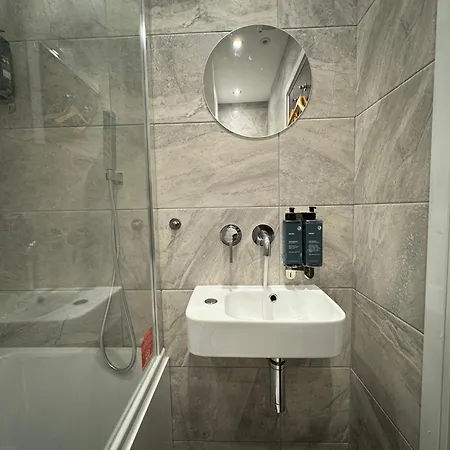 Southgate Luxury Apartments Elland Экстерьер фото