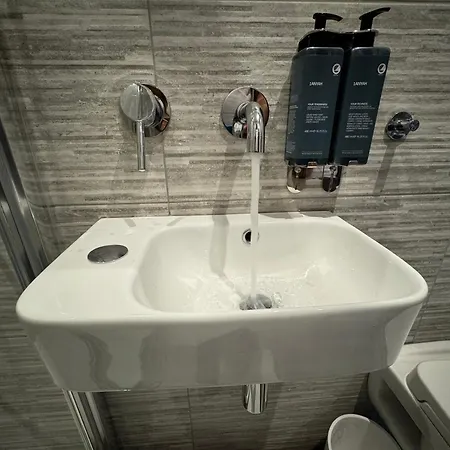 Southgate Luxury Apartments Elland Экстерьер фото