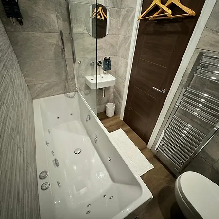 Southgate Luxury Apartments Elland Экстерьер фото