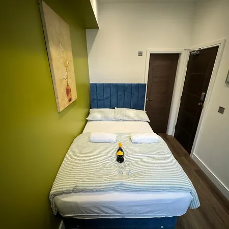 Southgate Luxury Apartments Elland Экстерьер фото