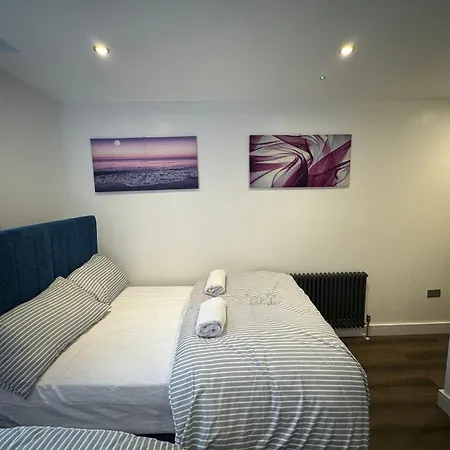 Southgate Luxury Apartments Elland Экстерьер фото