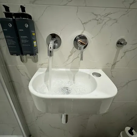 Southgate Luxury Apartments Elland Экстерьер фото