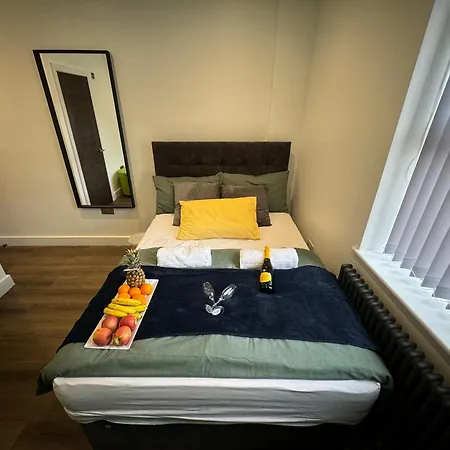 Southgate Luxury Apartments Elland Экстерьер фото