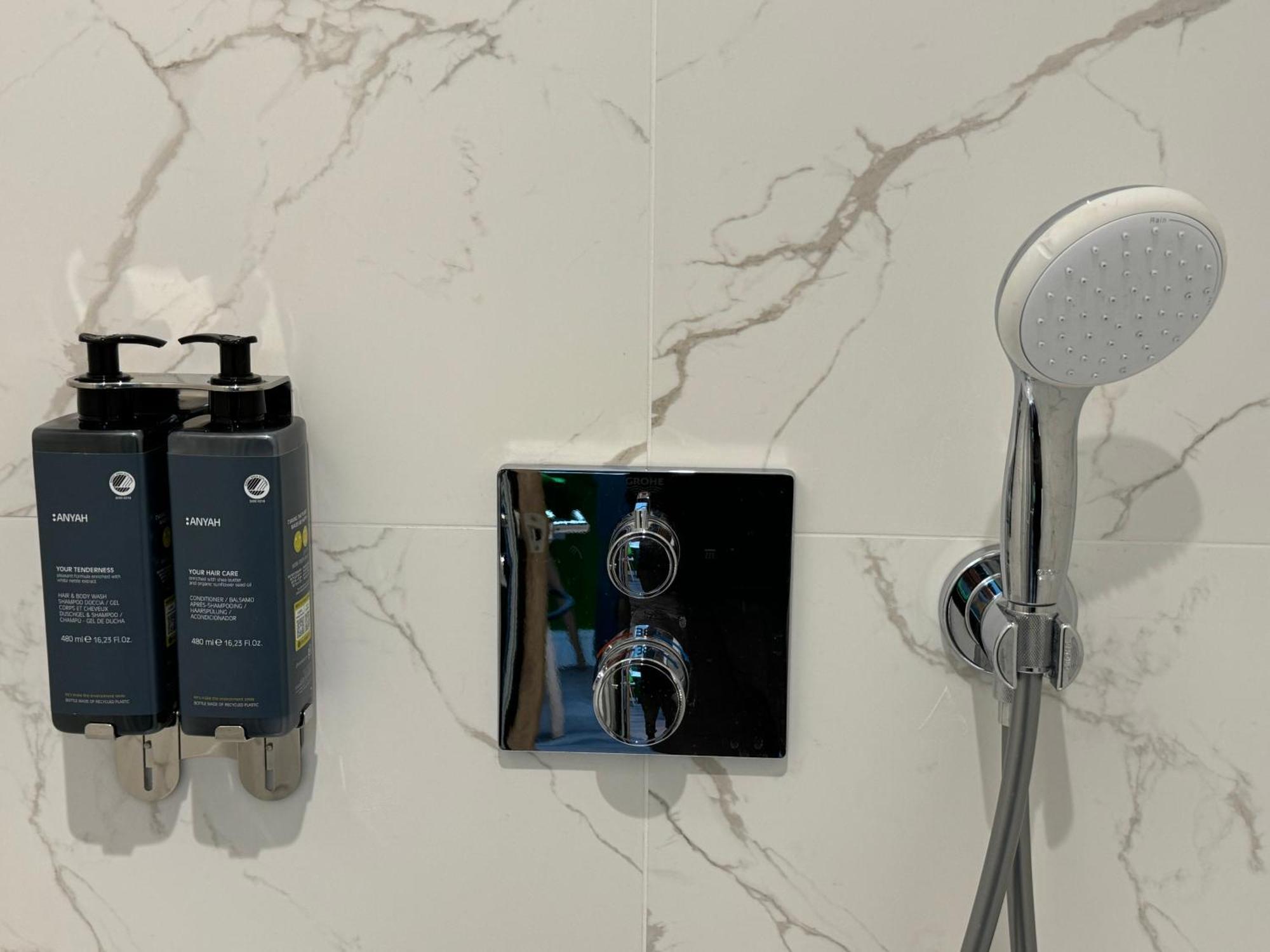 Southgate Luxury Apartment *