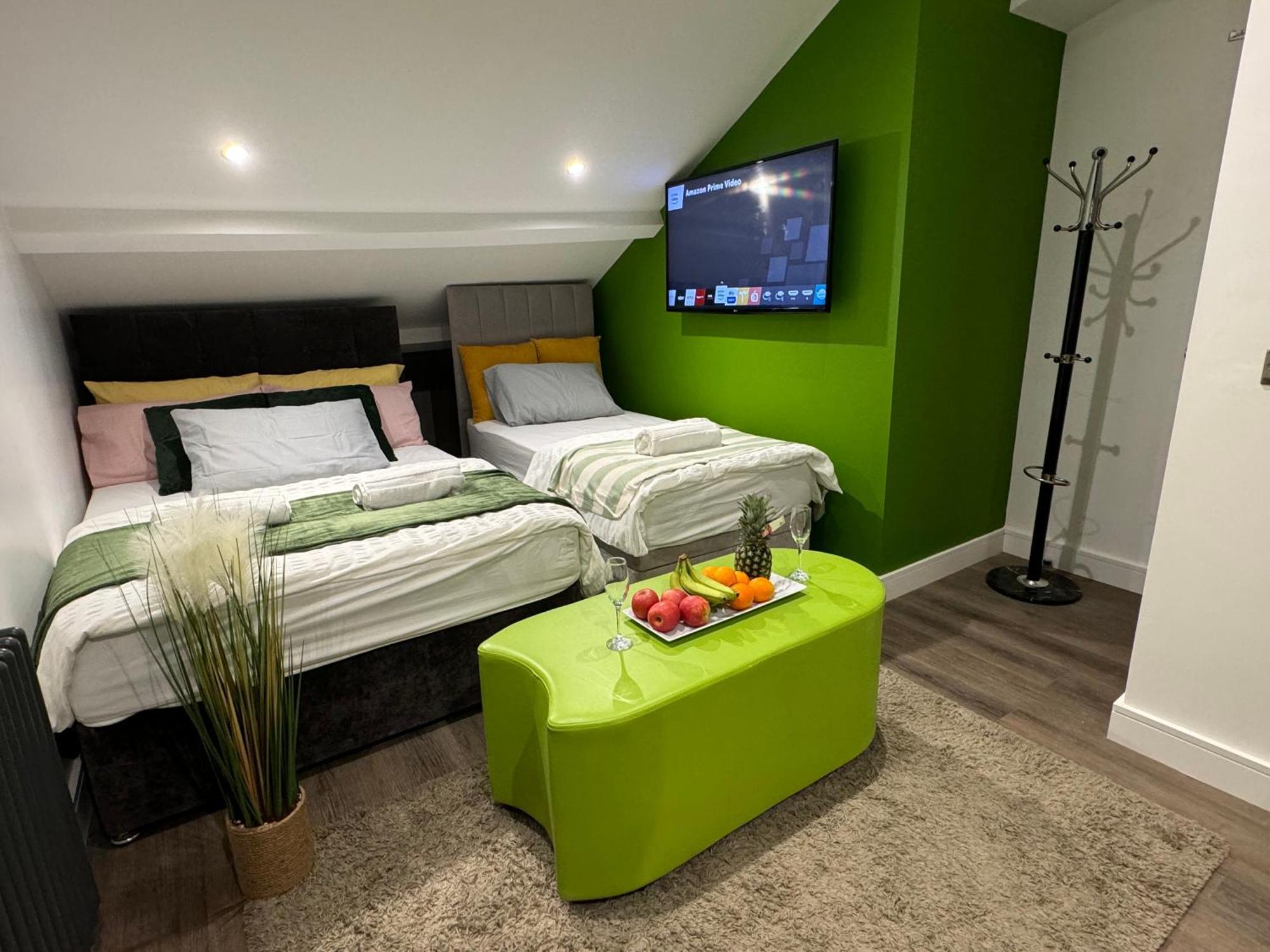 Southgate Luxury Apartment *