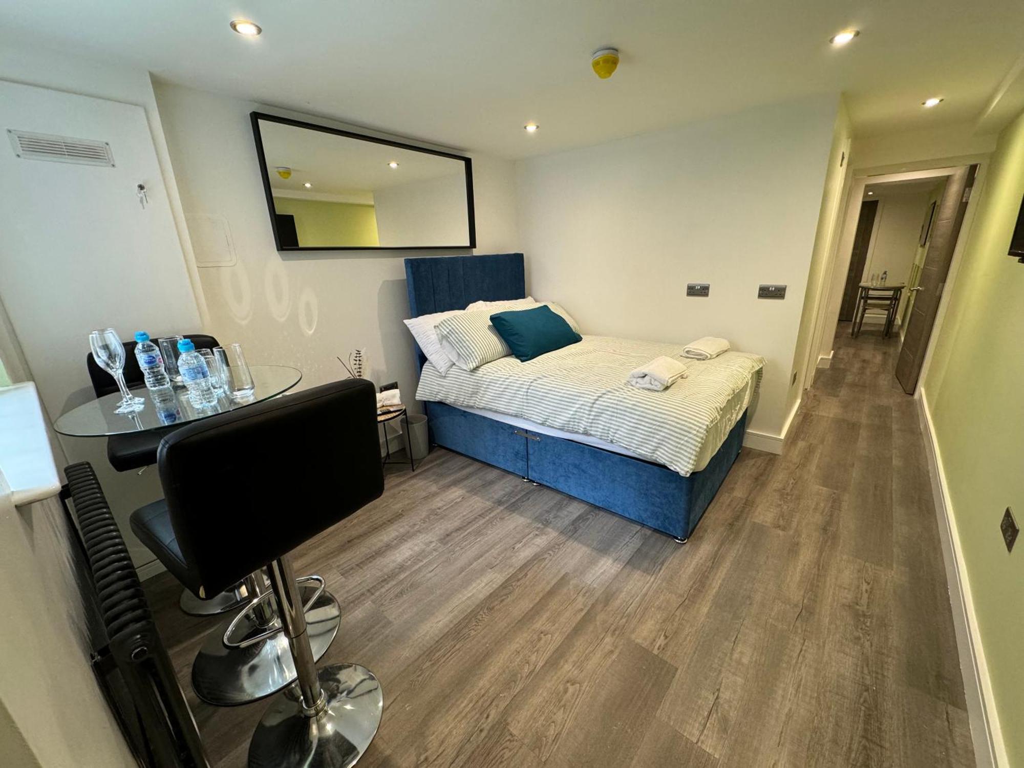 Southgate Luxury * Elland