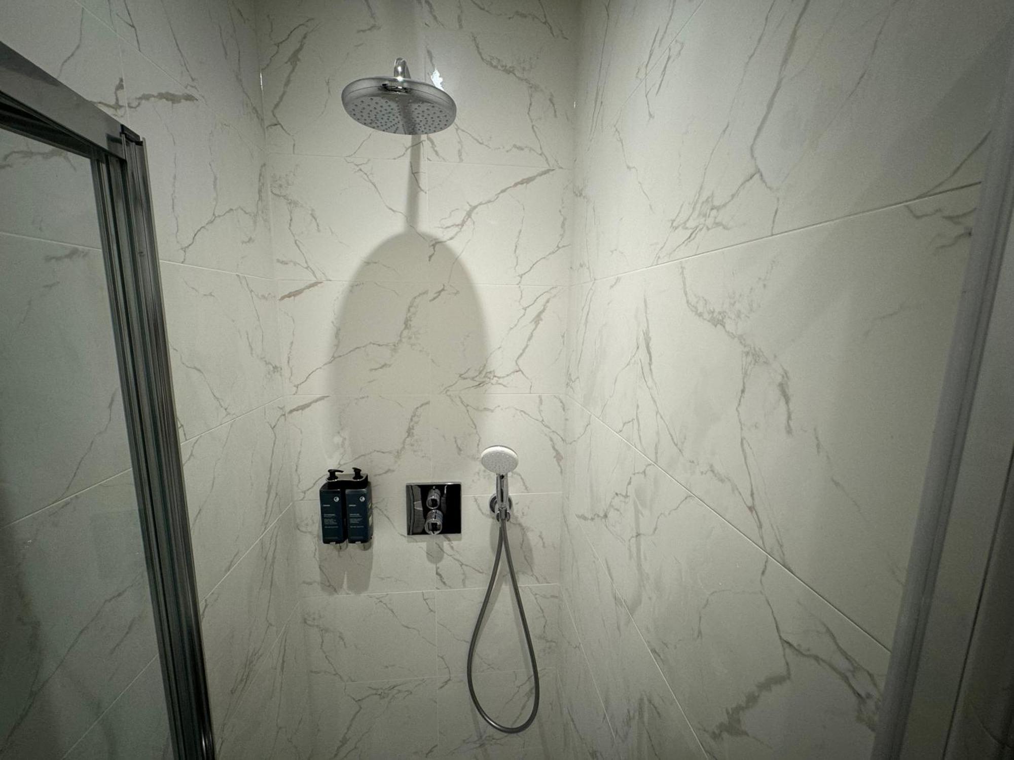 Southgate Luxury Apartment